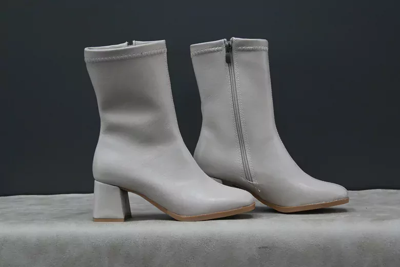 Kadın Deri Topuklu Fermuarlı Bot