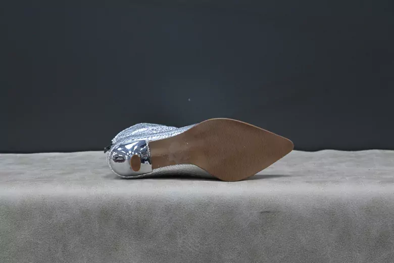 Kadın Körüklü İnce Topuklu Rugan Fermuarlı Sivri Burun Kısa Bot