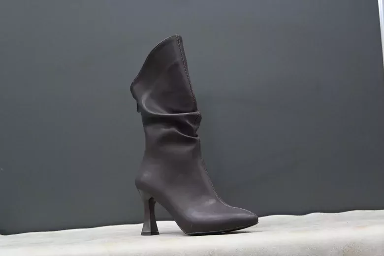 Kadın Deri Körüklü İnce Topuk Fermuarlı Sivri Burun Kısa Çizme