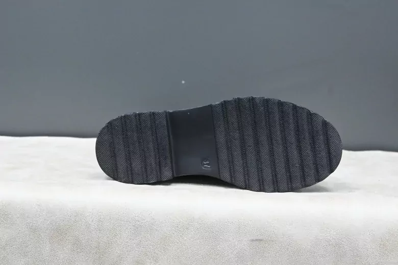 Kadın Düz Topuklu Tokalı Fermuarlı Bağcıklı Kısa Bot