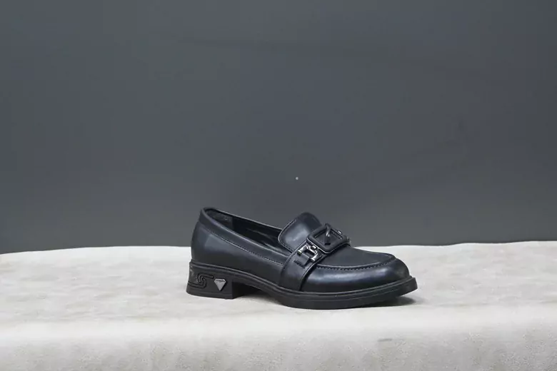 Kadın Tokalı Babet