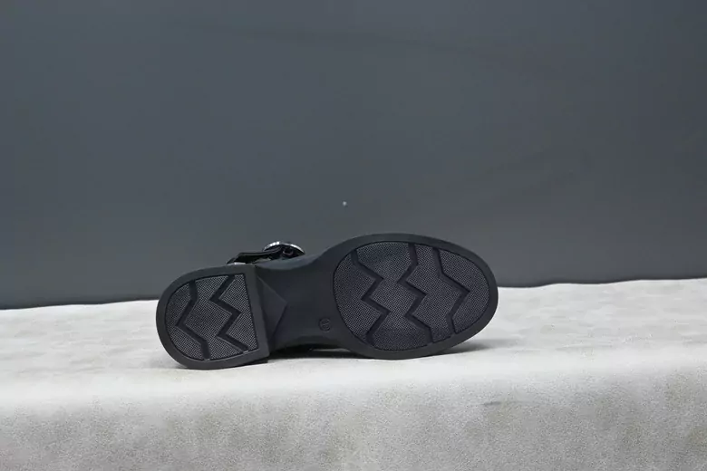 Kadın Kilteli Babet