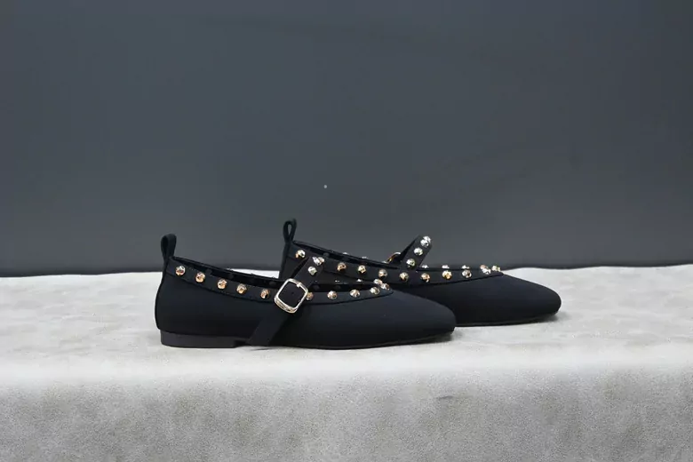 Kadın Süet Kilteli Taşlı Babet