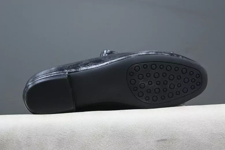 Kadın Armalı Babet