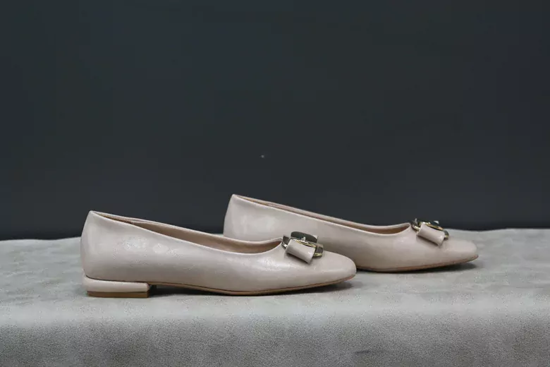 Kadın Armalı Babet