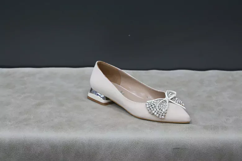 Kadın Fiyonklu Kısa Topuklu Babet