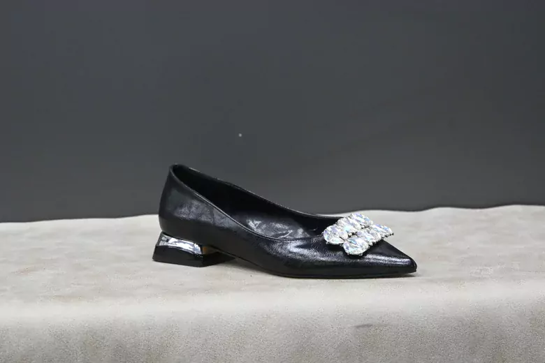 Kadın Sivri Burun Taşlı Babet