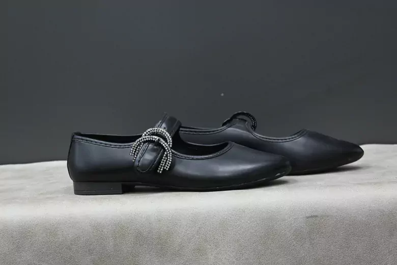 Kadın Taş Kilteli Babet