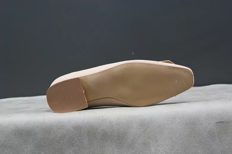 Kadın Armalı Tokalı Babet