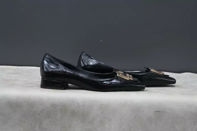 Kadın Tokalı Açık Babet