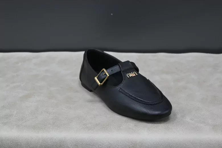 Kadın Kilteli Babet