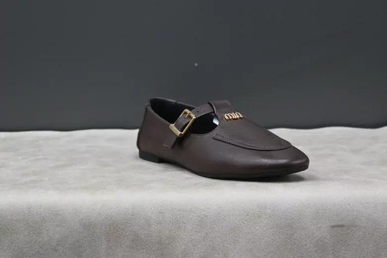 Kadın Kilteli Babet