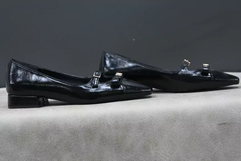 Kadın Kilteli Tokalı Babet