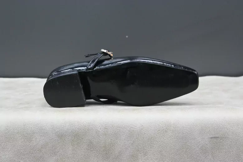 Kadın Kilteli Taşlı Babet