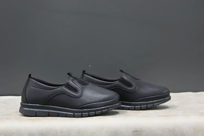 Kadın Lastik İnce Taş İşlemeli Anne Ayakkabı