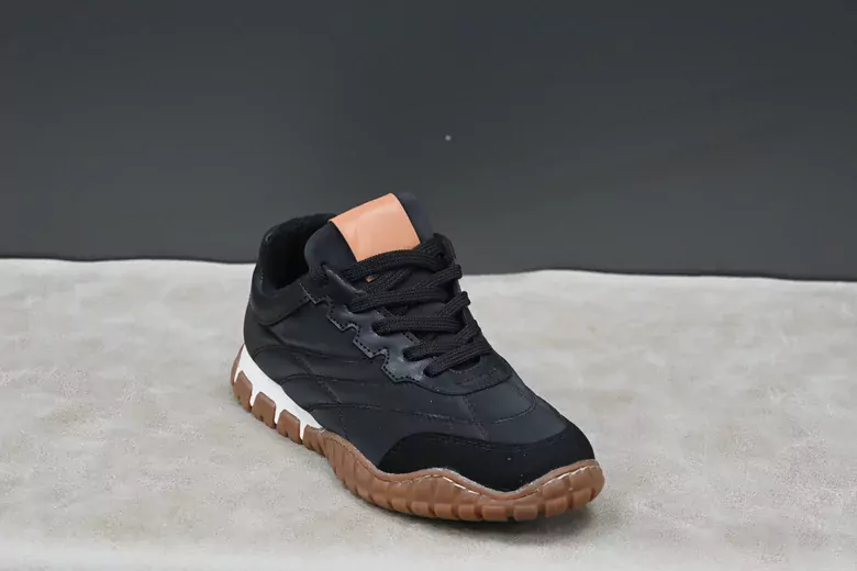 Kadın Silikon Taban Bağcıklı Spor