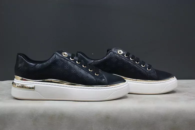 Kadın Kabartmalı Gold Detaylı Spor