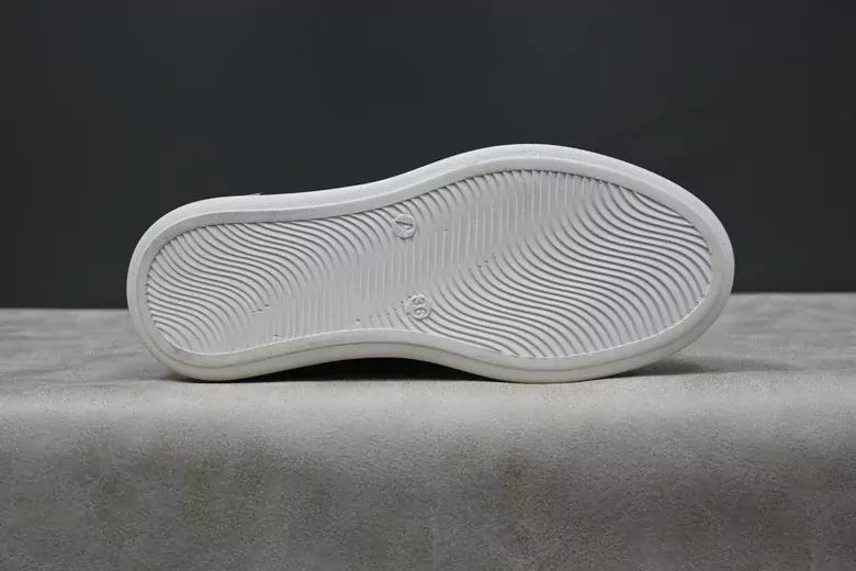 Kadın Kabartmalı Gold Detaylı Spor