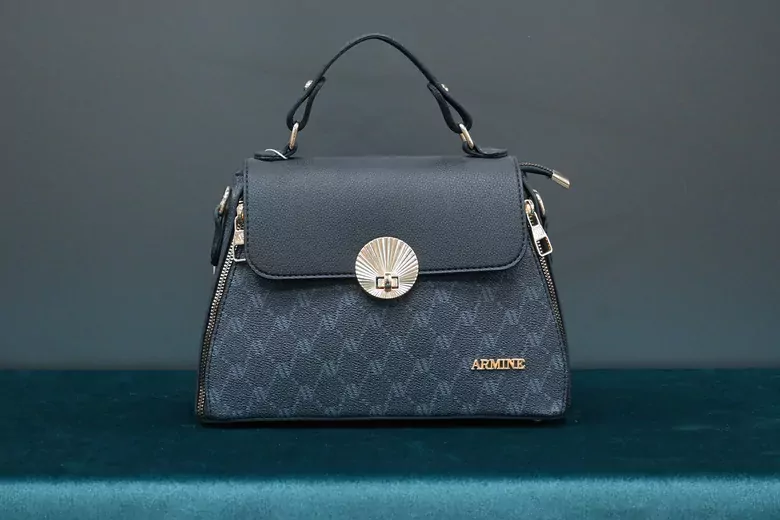 Kadın Siyah Noktalı Çanta