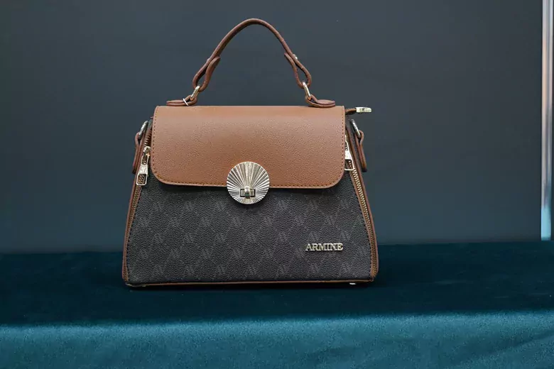 Kadın Kahve Noktalı Çanta