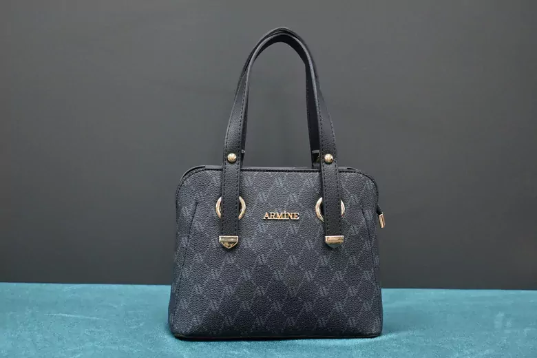 Kadın Siyah Noktalı Çanta