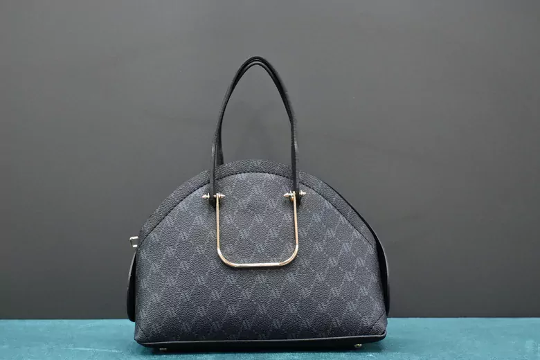 Kadın Siyah Noktalı Çanta