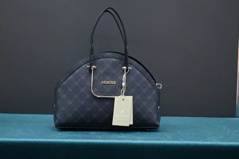 Kadın Siyah Noktalı Çanta