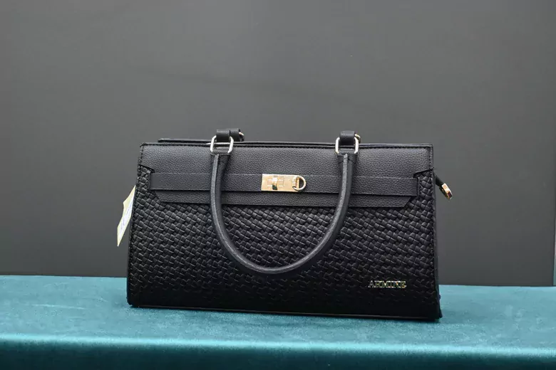 Kadın Siyah Örgü Çanta