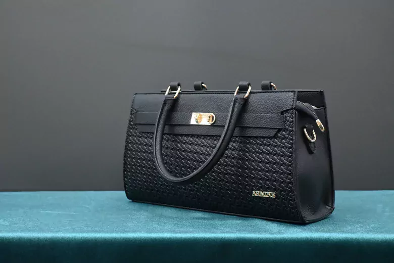 Kadın Siyah Örgü Çanta