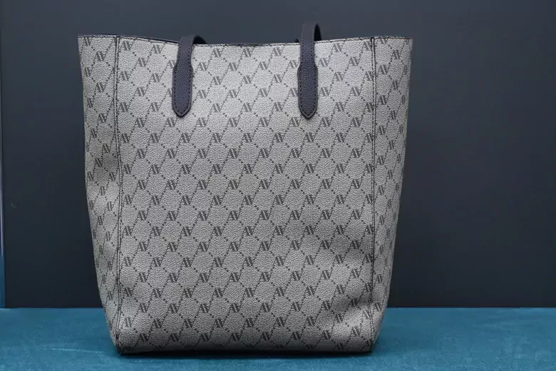 Kadın Vizyon Noktalı Çanta