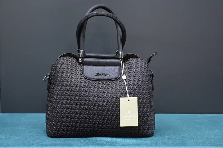 Kadın Siyah Örgü Çanta