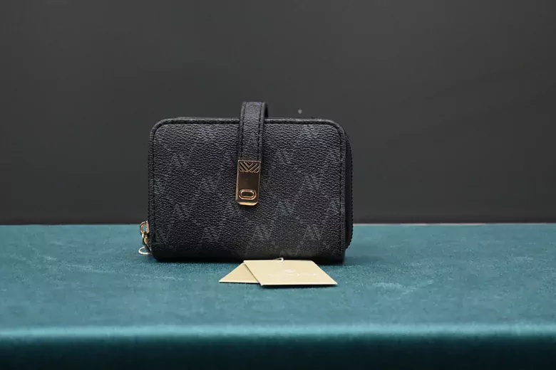 Kadın Siyah Noktalı Cüzdan