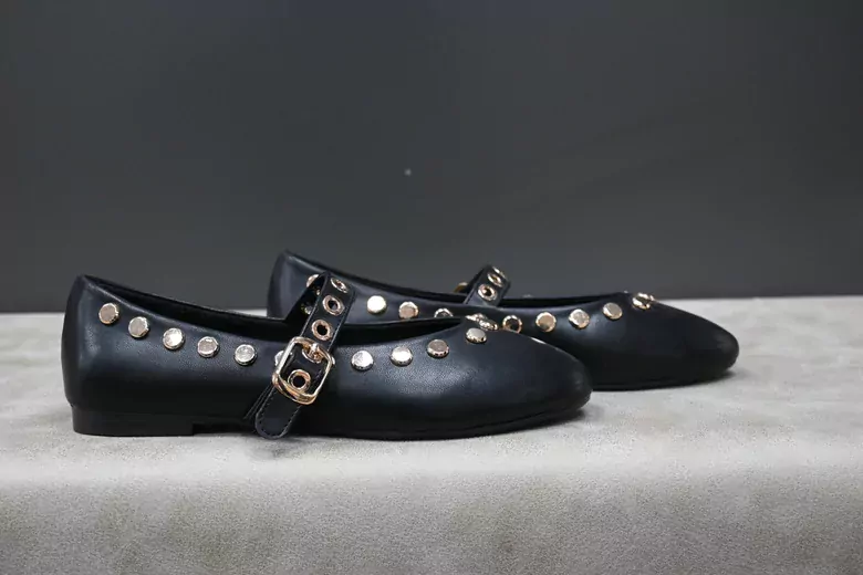 Kadın Zımbalı Kemerli Babet