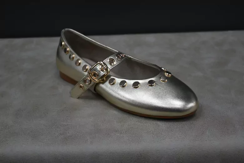 Kadın Zımbalı Kemerli Babet