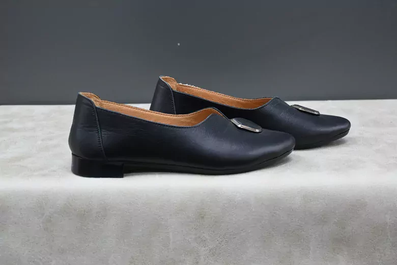 Kadın Tokalı Deri Babet