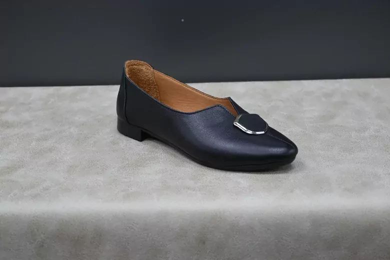 Kadın Tokalı Deri Babet