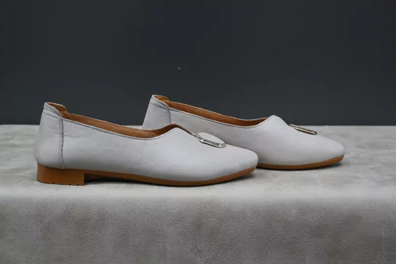 Kadın Tokalı Deri Babet