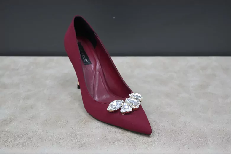 Kadın Taşlı Gold Detaylı Stiletto