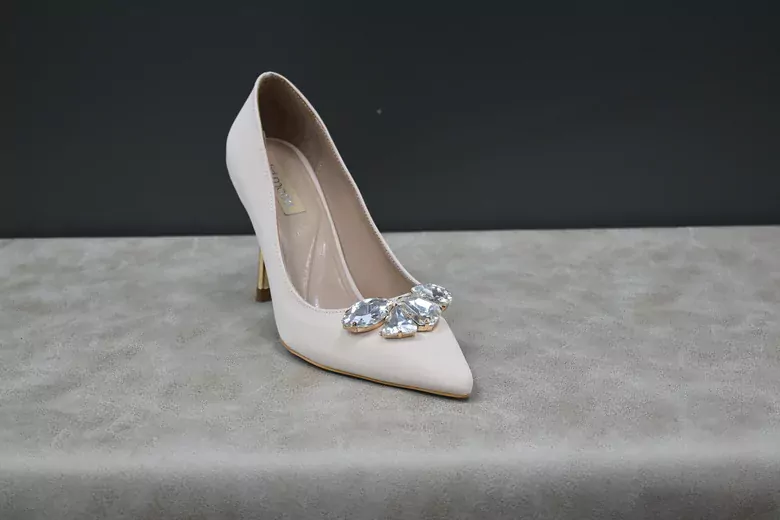 Kadın Taşlı Gold Detaylı Stiletto
