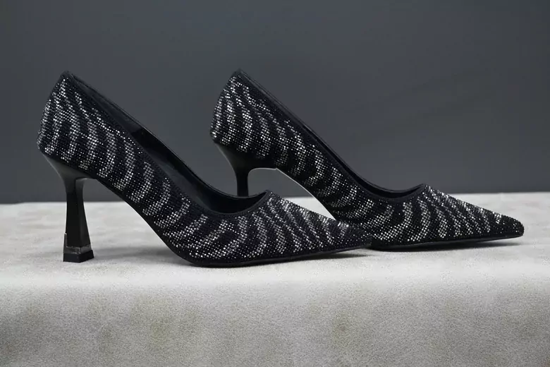 Kadın Taşlı Zebra Desenli Stiletto