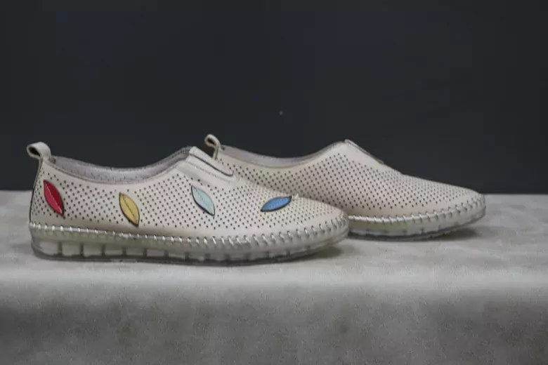 Kadın Deri Memory Foam Taban Yapraklı Babet