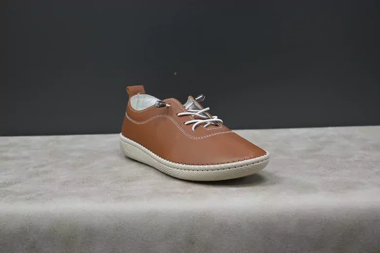 Kadın Deri Bağcıklı Babet