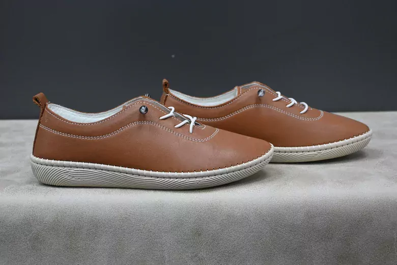 Kadın Deri Bağcıklı Babet