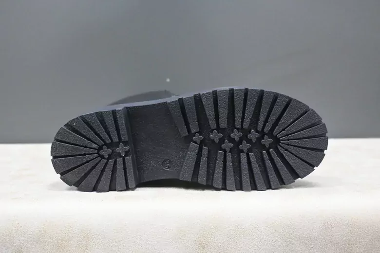 Kadın Fermuarlı Kaymaz Taban Boğazlı Bot