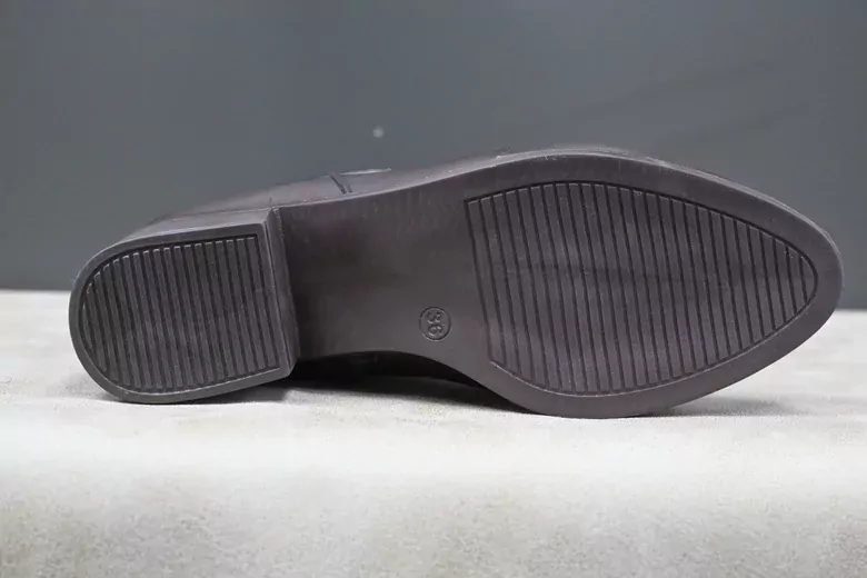 Kadın Deri Kaymaz Taban Fermuarlı Tokalı Bot