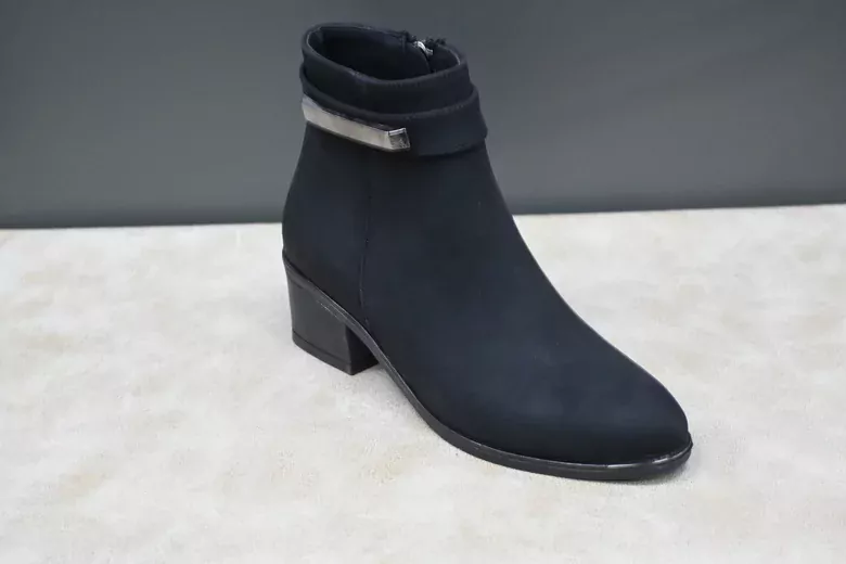 Kadın Deri Kaymaz Taban Fermuarlı Tokalı Bot