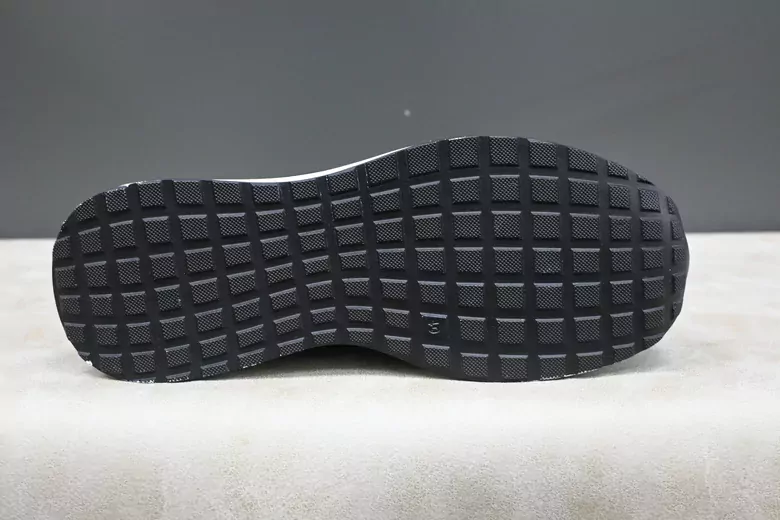 Erkek Deri Kaymaz Taban Kabartmalı Spor