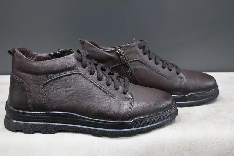 Erkek Deri Kaymaz Taban İçi Kürklü Fermuarlı Bağcıklı Bot