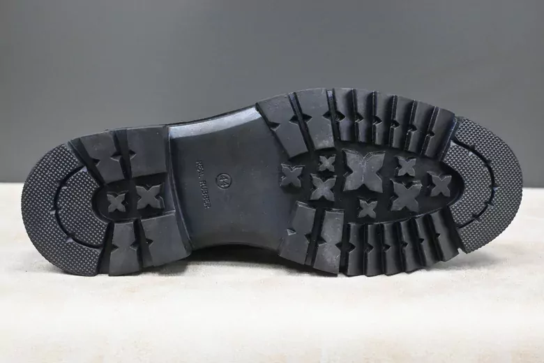 Erkek Deri Kaymaz Taban İçi Kürklü Fermuarlı Bağcıklı Bot