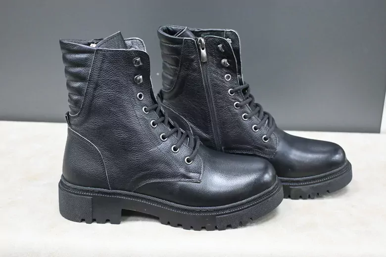 Erkek Deri Kaymaz Taban İçi Kürklü Fermuarlı Bağcıklı Bot